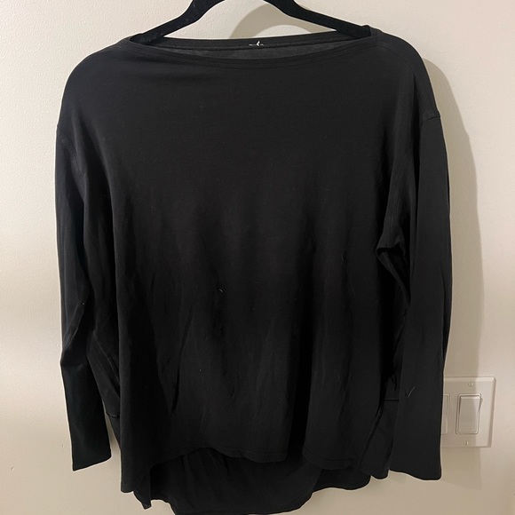 Lululemon back in action long sleeve - Picture 1 of 2